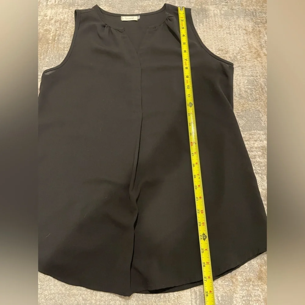 Spadehill Black Sleeveless Blouse Top Size Medium Closet Staple Lightweight